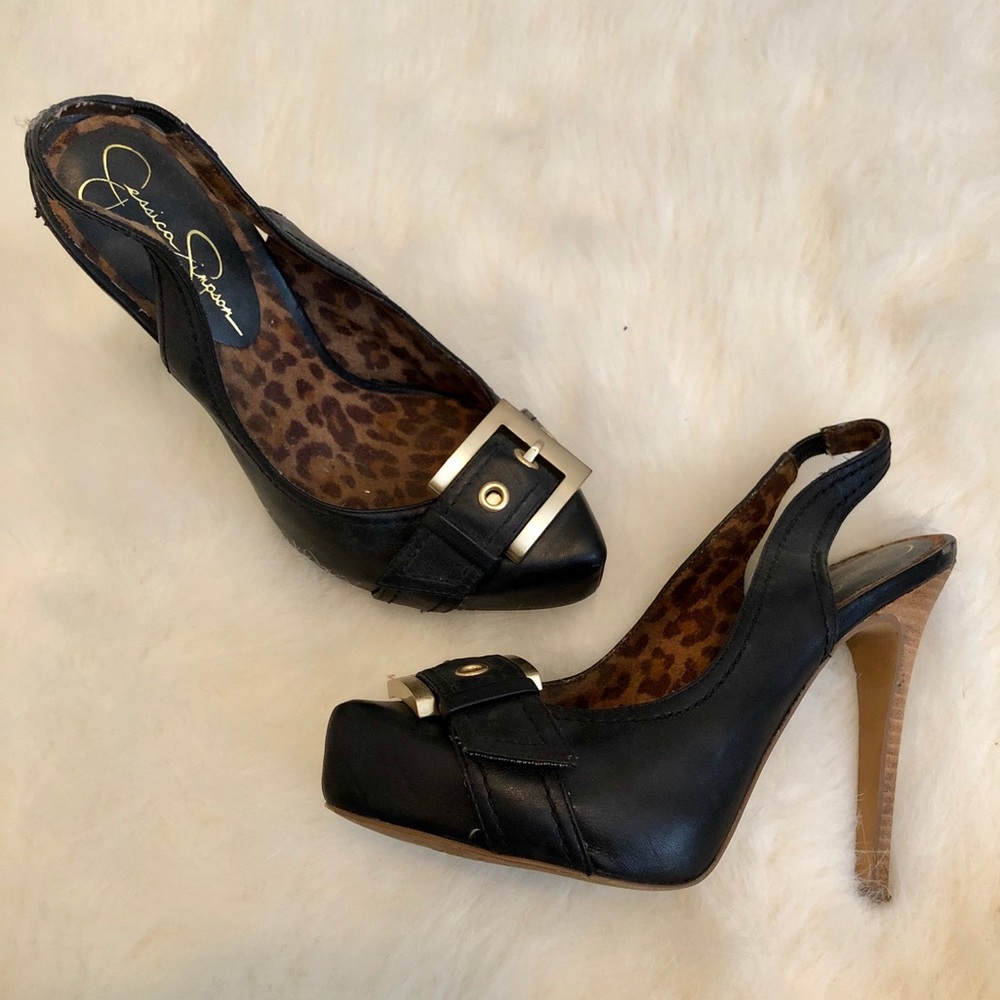 Jessica Simpson black pumps
